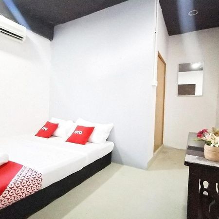 Oyo 89398 Doorbellz Hotel Kota Kinabalu Luaran gambar