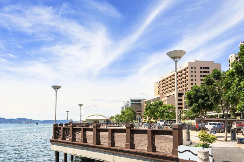 Oyo 89398 Doorbellz Hotel Kota Kinabalu Luaran gambar