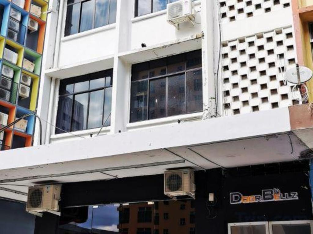 Oyo 89398 Doorbellz Hotel Kota Kinabalu Luaran gambar