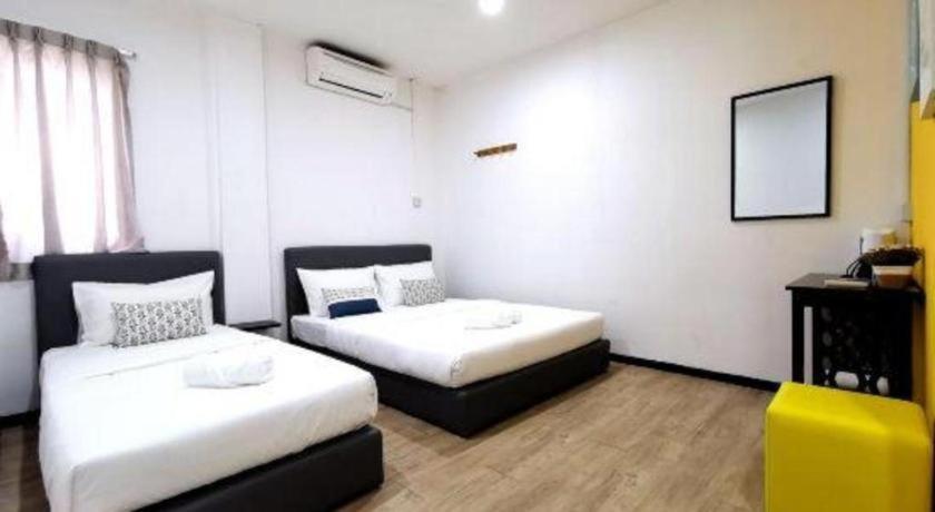 Oyo 89398 Doorbellz Hotel Kota Kinabalu Luaran gambar