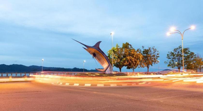 Oyo 89398 Doorbellz Hotel Kota Kinabalu Luaran gambar