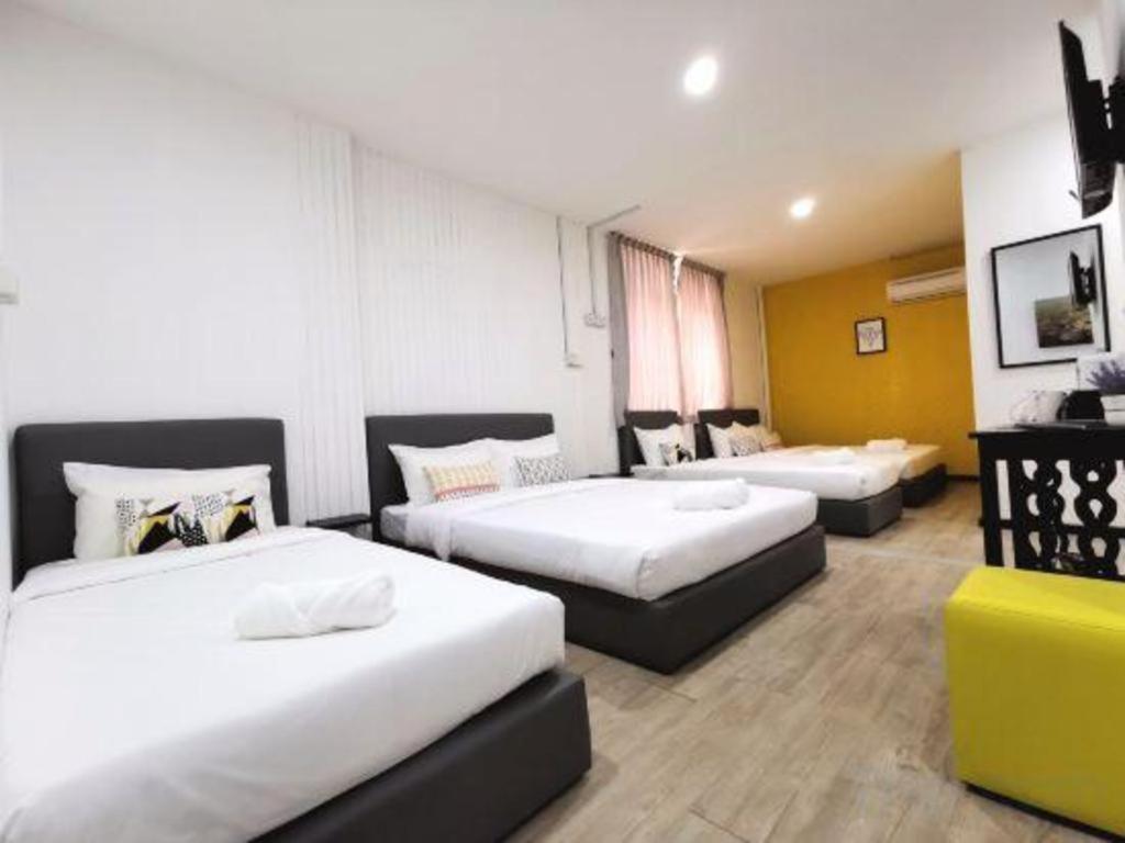 Oyo 89398 Doorbellz Hotel Kota Kinabalu Luaran gambar