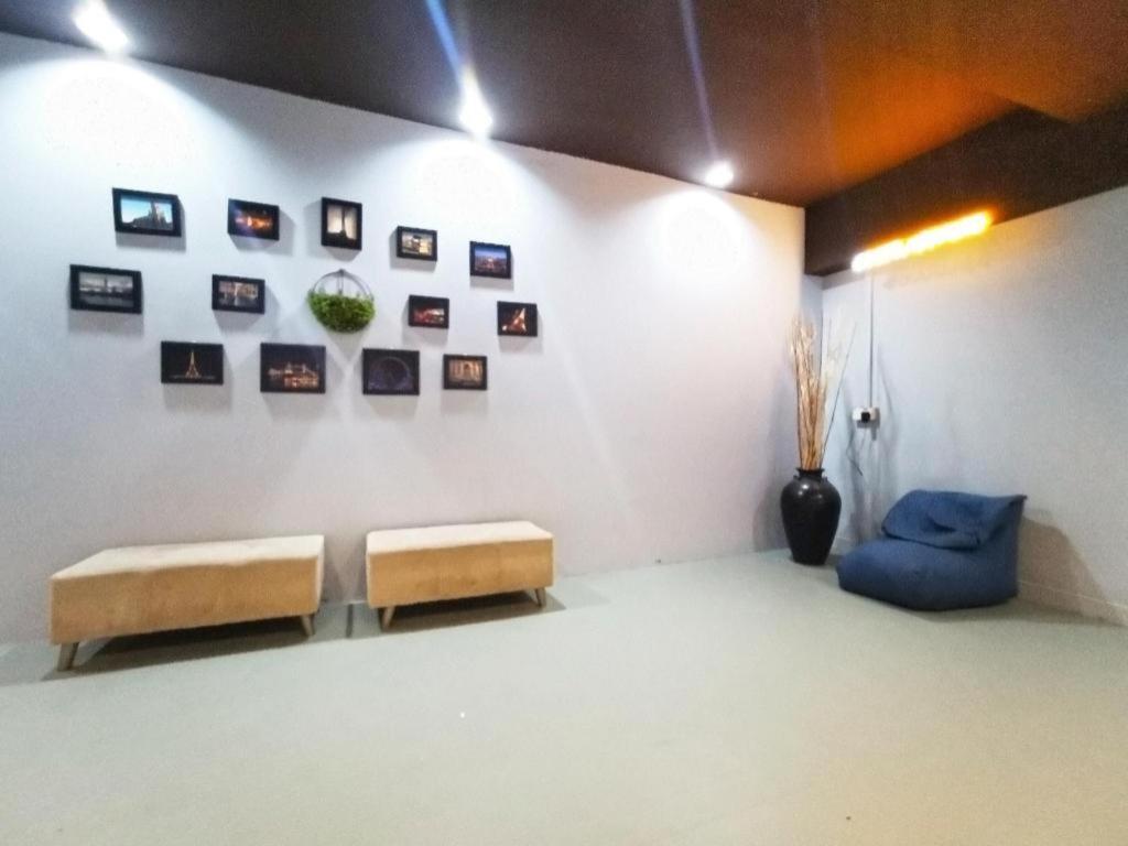 Oyo 89398 Doorbellz Hotel Kota Kinabalu Luaran gambar